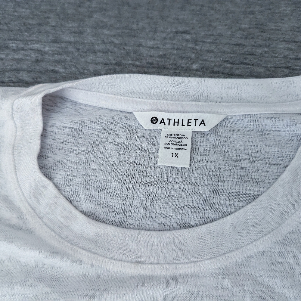 *NEVER WORN!* Athleta Featherlight Tank Top - Picture 2 of 2